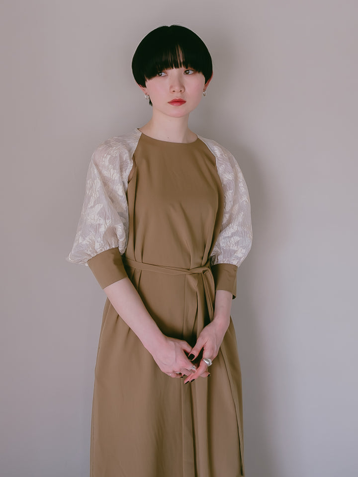 モデル身長：162cm / カラー：Beige