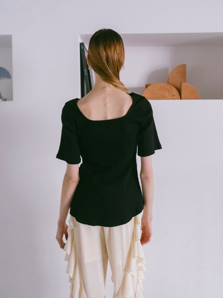 モデル身長：167cm / カラー：Black