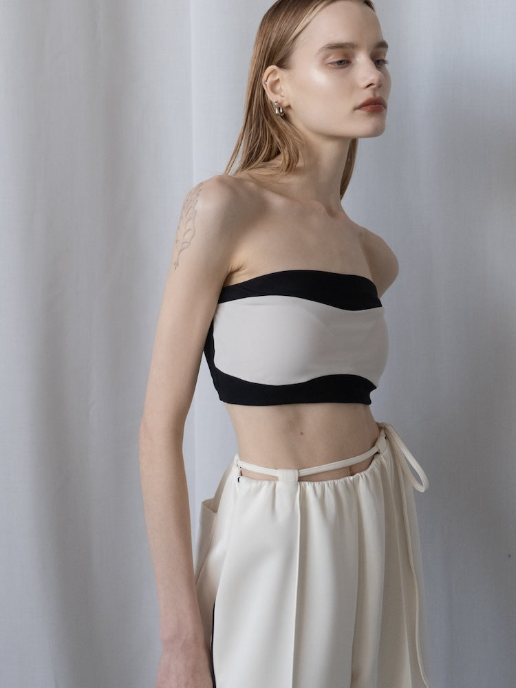 モデル身長：167cm / カラー：Black×OffWhite / 着用サイズ：Sサイズ