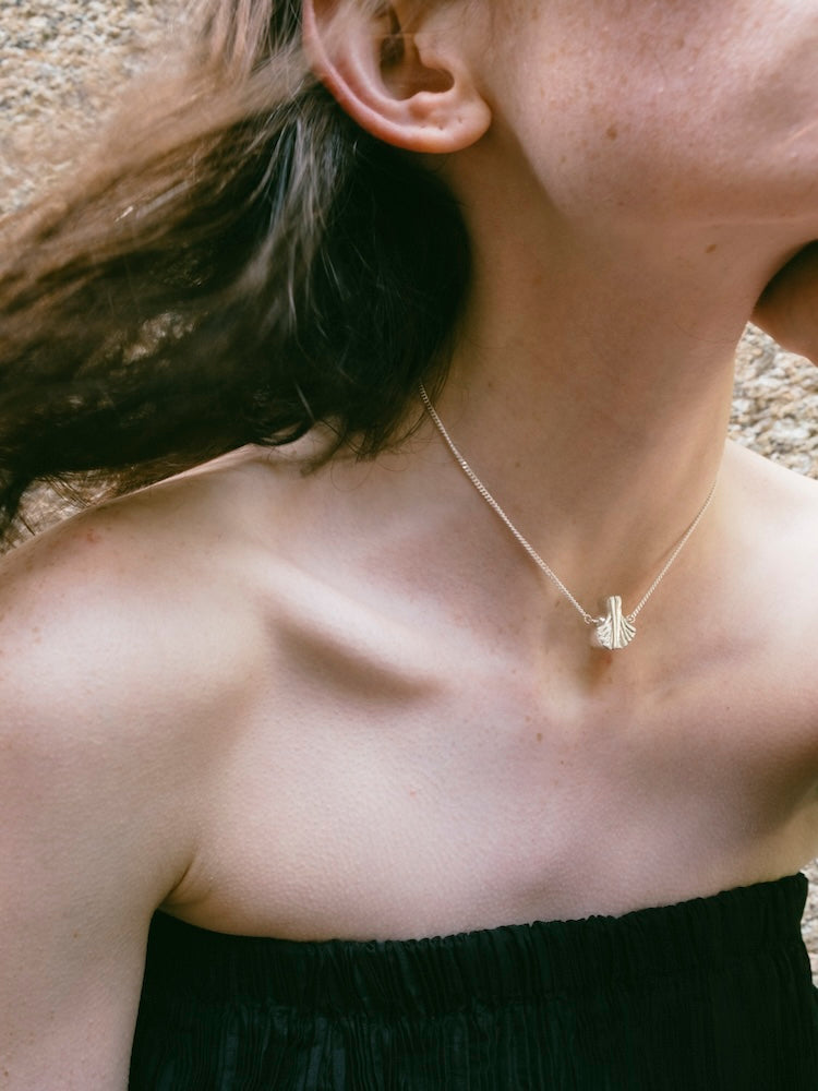SYKIA×MAO Silent Magnet Shell Choker