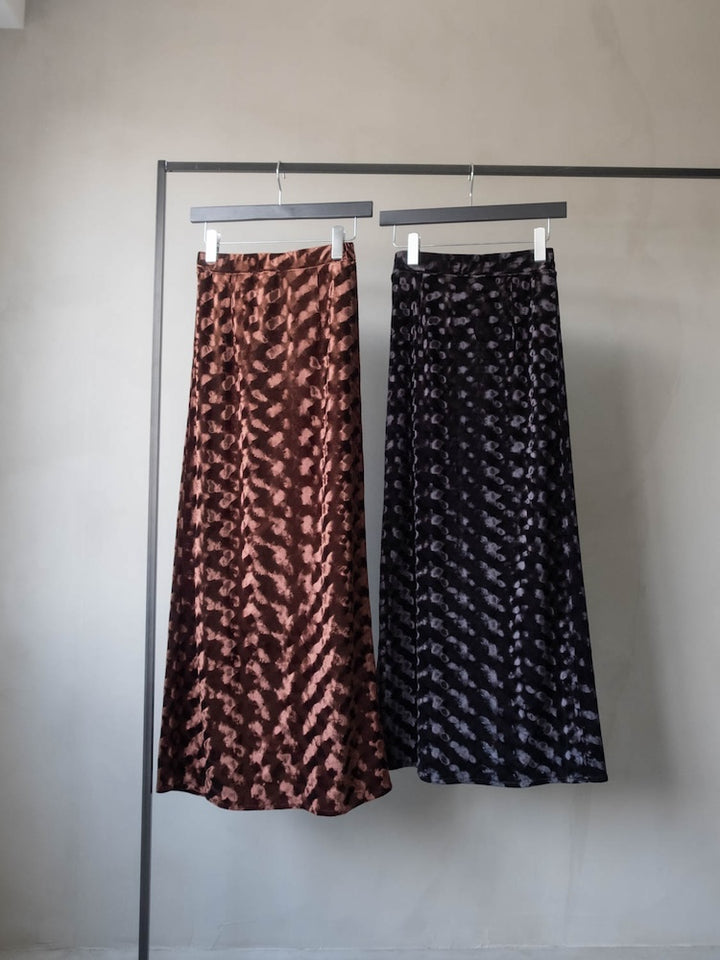 Emboss Velour Long Skirt