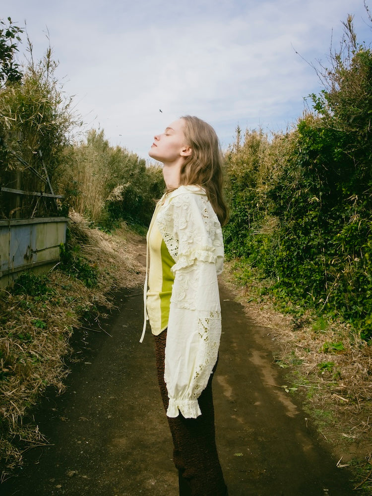 モデル身長：174cm / カラー：LightYellow