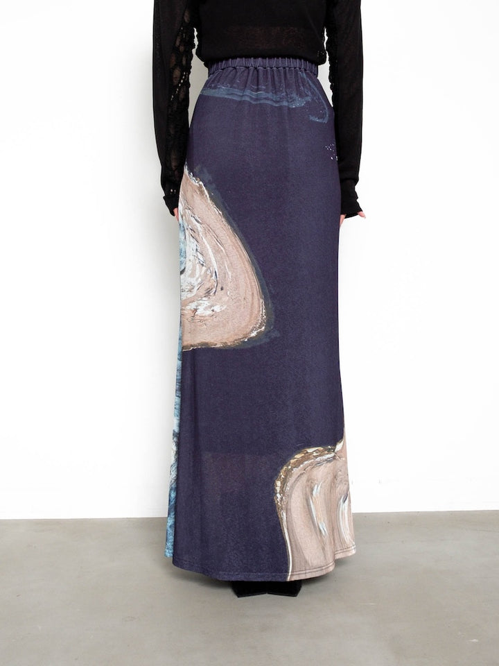 モデル身長：156cm / カラー：06 Earth