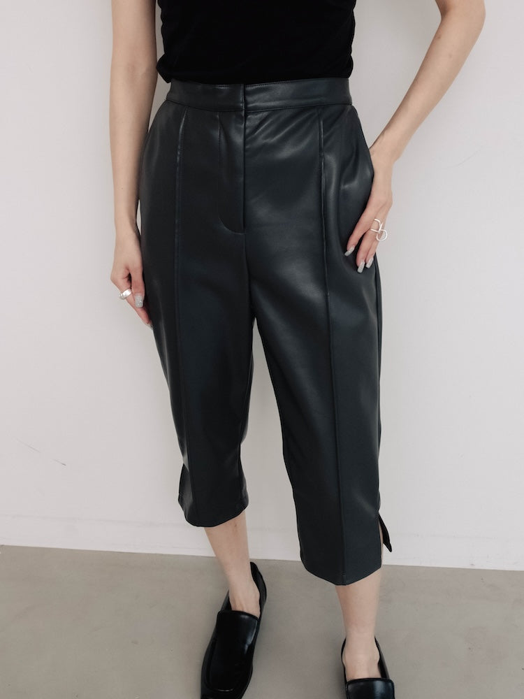 モデル身長：156cm / カラー：Black
