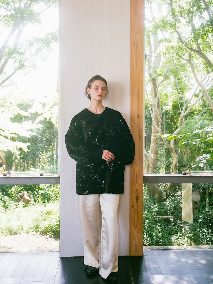 【10月7日(水) 12:00予約販売開始】Velour Embroidery Quilting Coat