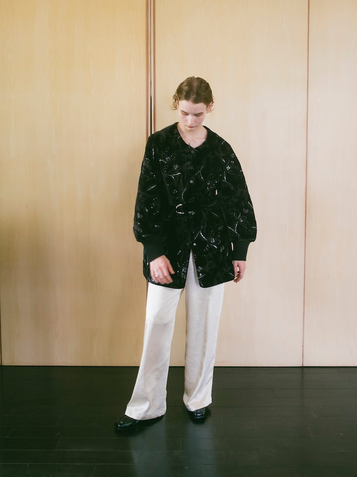 【10月7日(水) 12:00予約販売開始】Velour Embroidery Quilting Coat