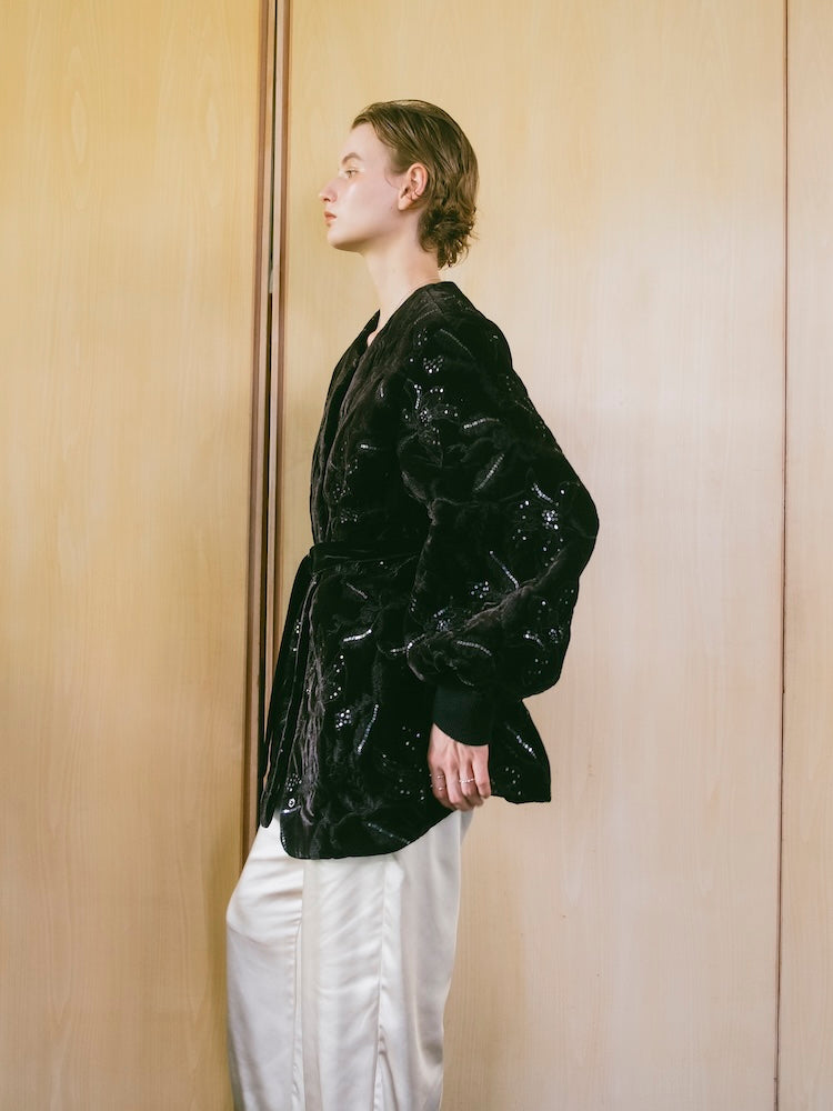 【10月7日(水) 12:00予約販売開始】Velour Embroidery Quilting Coat