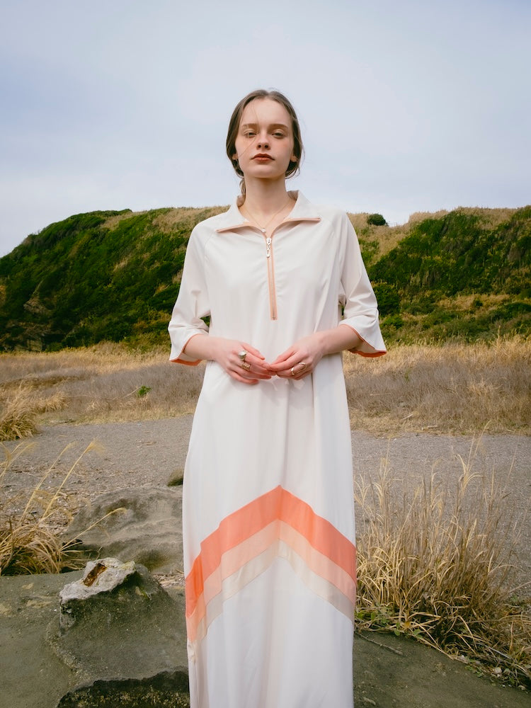 Chevron Half-Zip Dress｜V字型ハーフジップワンピース – MARTE
