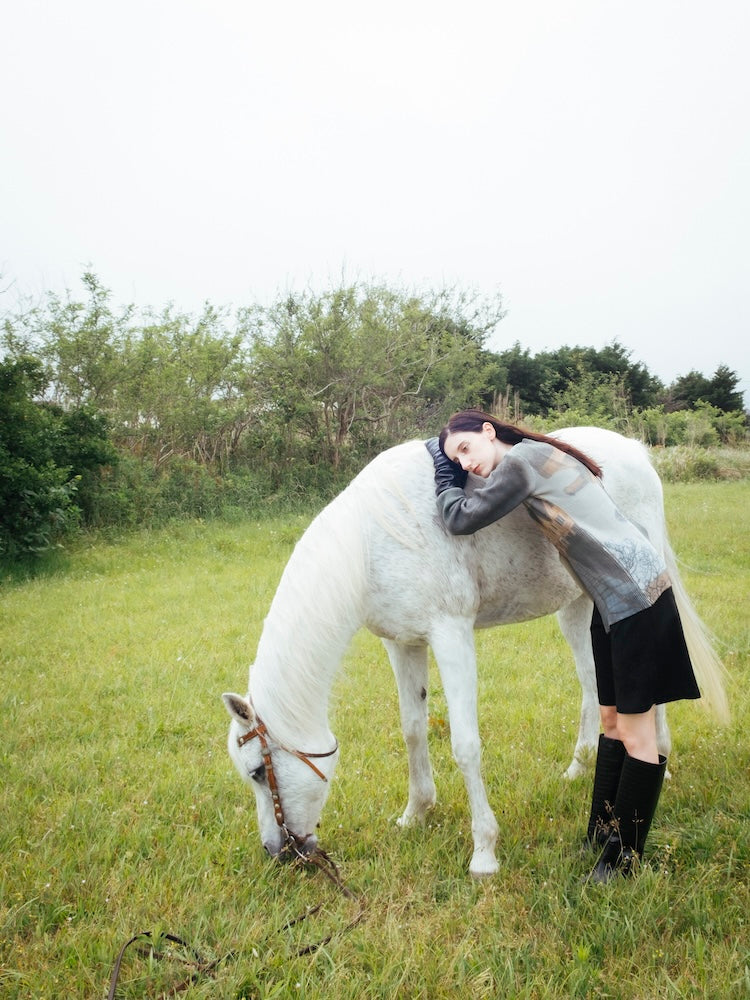 モデル身長：175cm / カラー：03 Old Facade