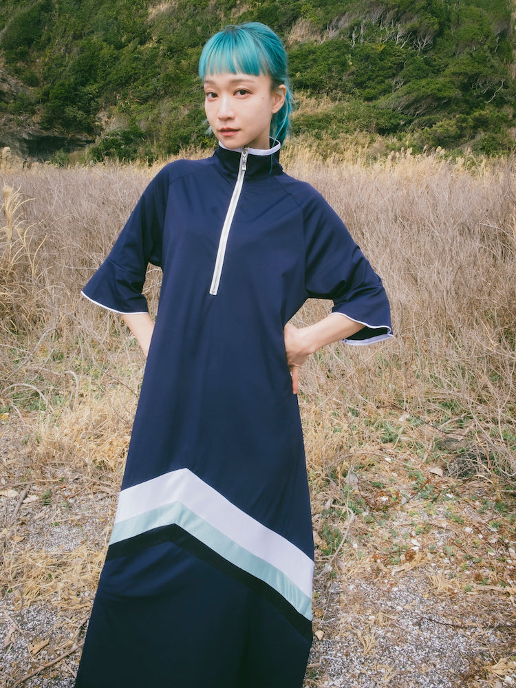 モデル身長：167cm / カラー：Navy