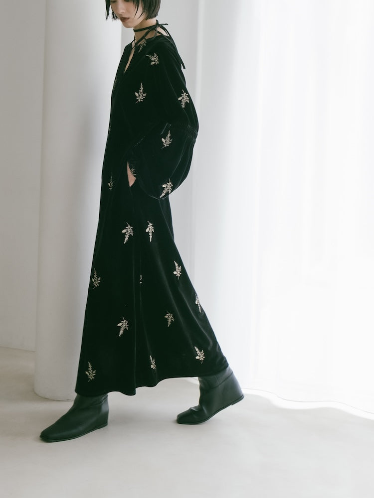 モデル身長：166cm / カラー：Black