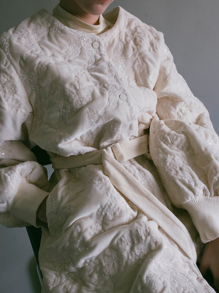 【10月7日(水) 12:00予約販売開始】Velour Embroidery Quilting Coat