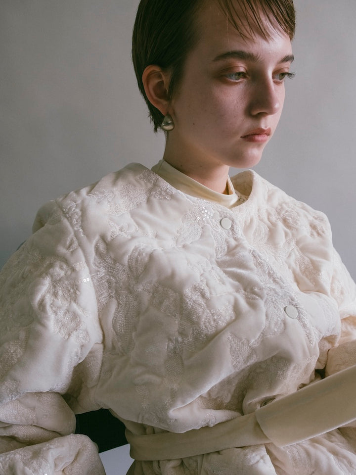 【10月7日(水) 12:00予約販売開始】Velour Embroidery Quilting Coat