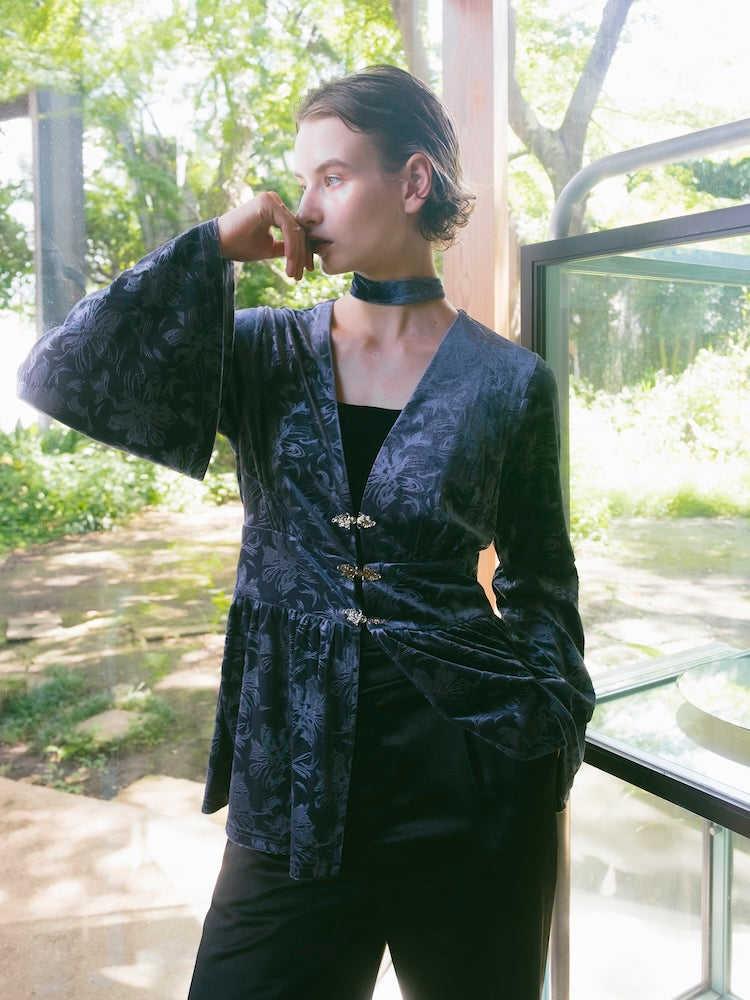 【10月24日(土) 12:00販売開始】Velour Emboss Top