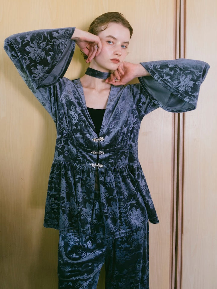 【10月24日(土) 12:00販売開始】Velour Emboss Top