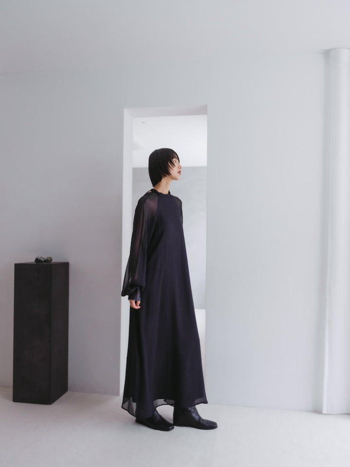 モデル身長：166cm / カラー：Navy / サンプル着用