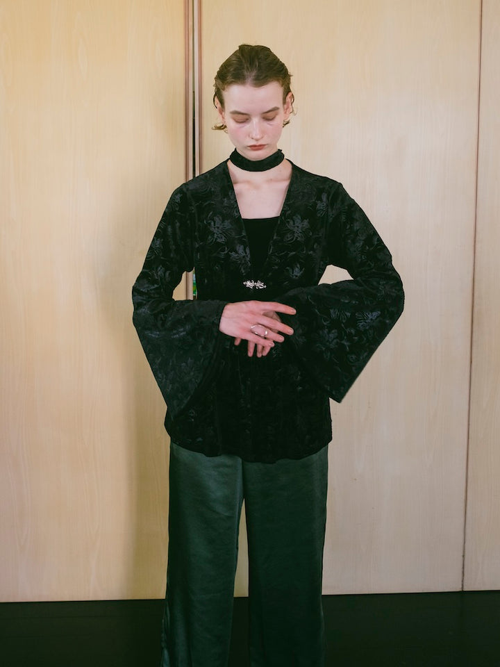 【10月24日(土) 12:00販売開始】Velour Emboss Top