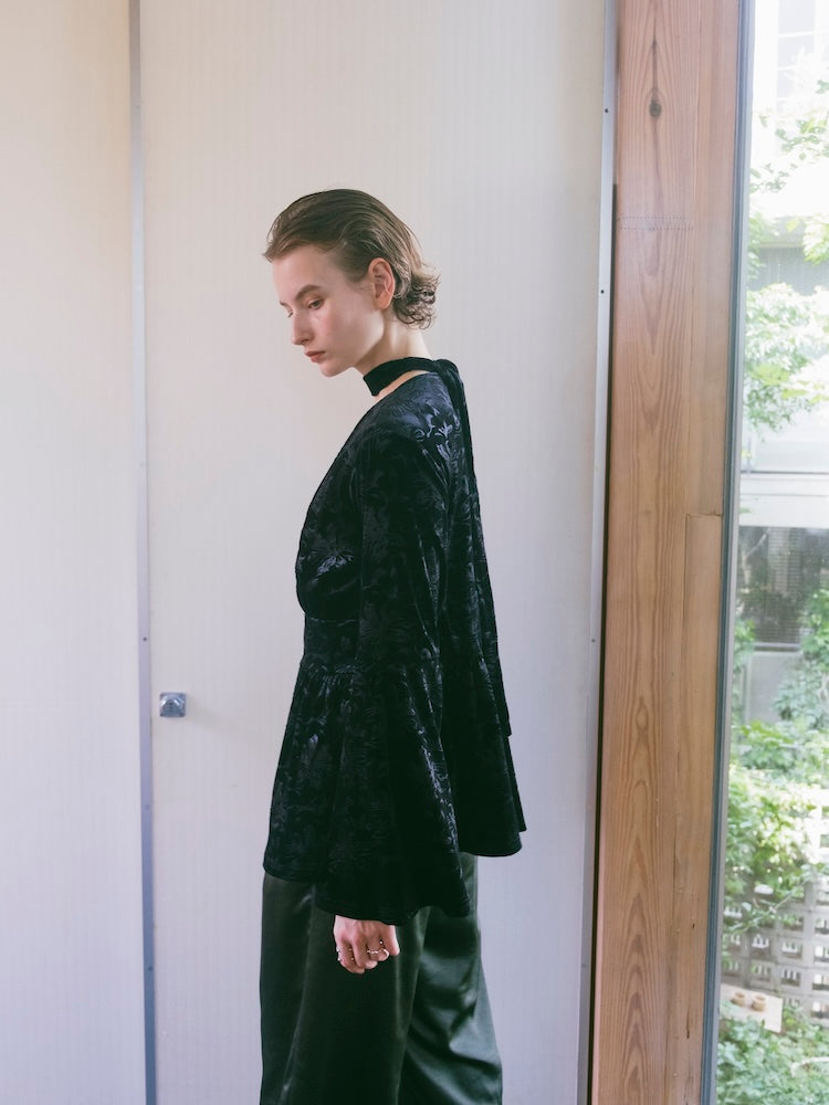 【10月24日(土) 12:00販売開始】Velour Emboss Top