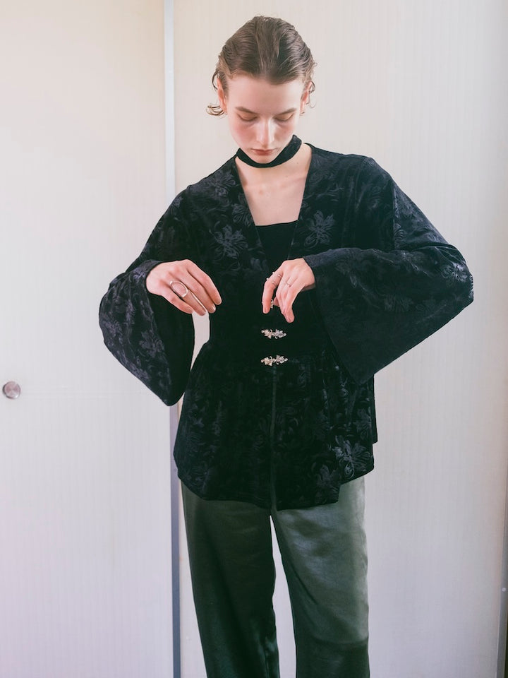 【10月24日(土) 12:00販売開始】Velour Emboss Top