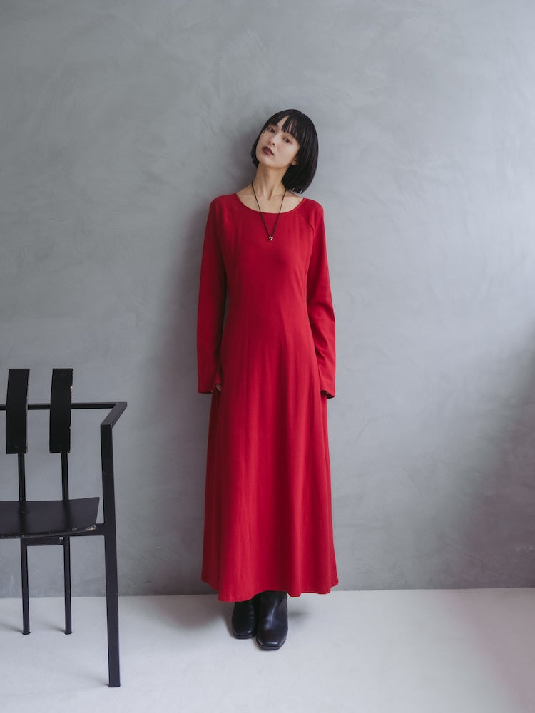 モデル身長：166cm / カラー：Red