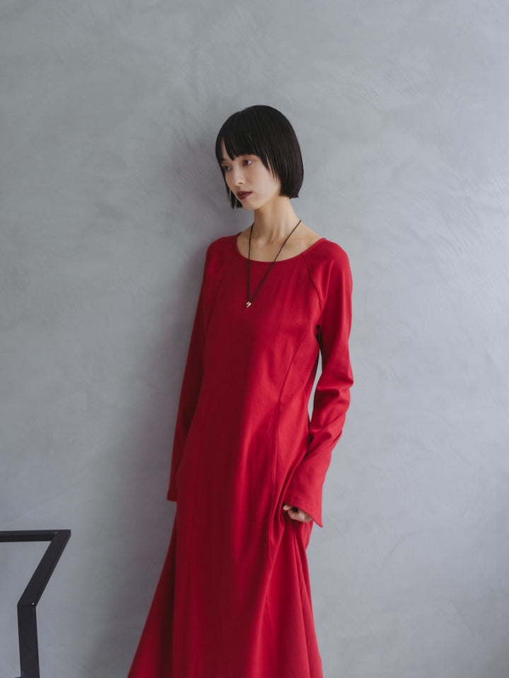 モデル身長：166cm / カラー：Red