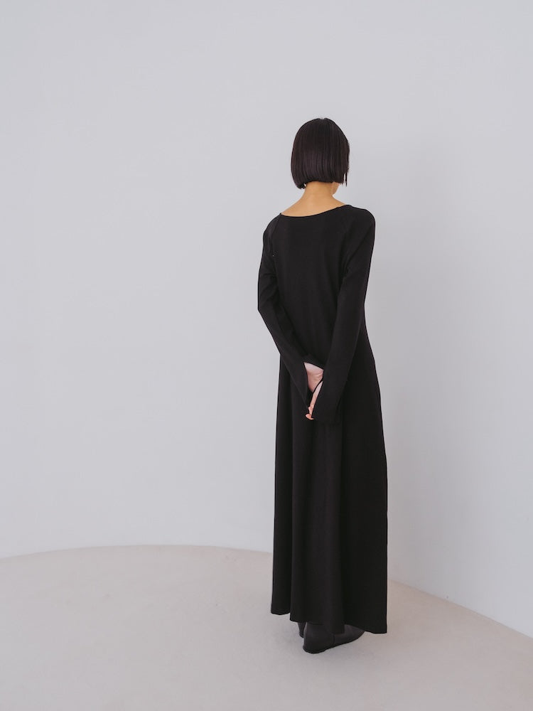 モデル身長：166cm / カラー：Black