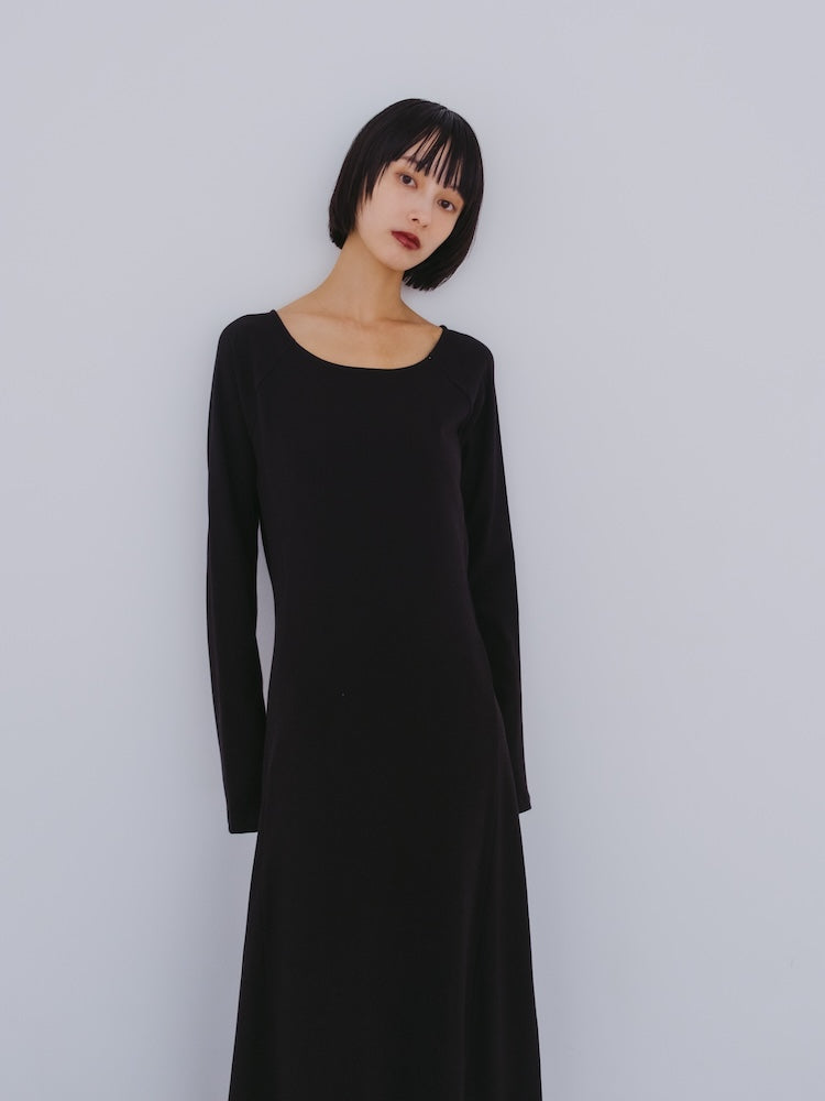 モデル身長：166cm / カラー：Black