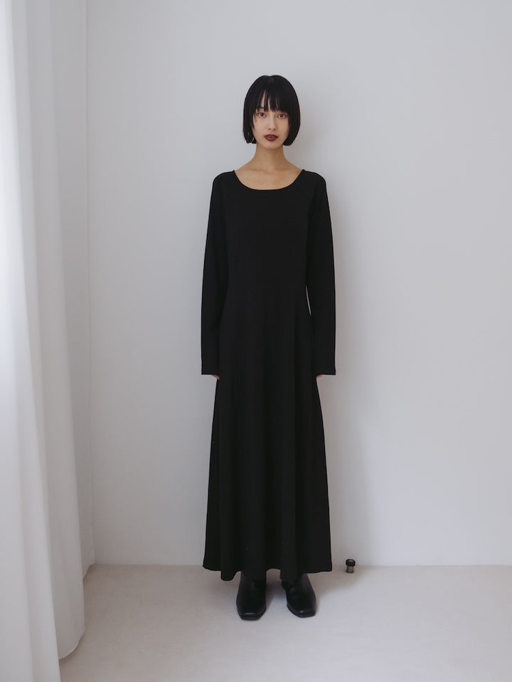 モデル身長：166cm / カラー：Black