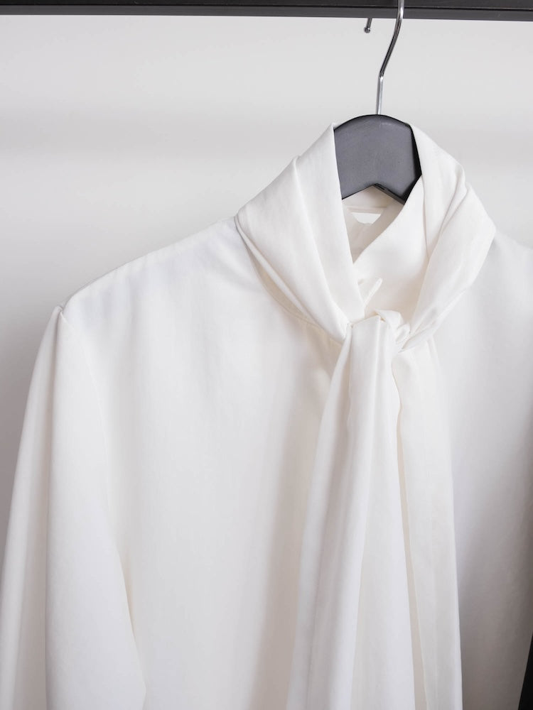 【6月12日(金) 12:00予約販売開始】Scarf Tie Blouse