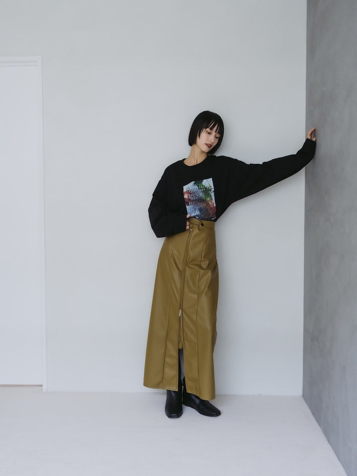 モデル身長：166cm / カラー：Ocher / モデル着用サイズ：Mサイズ