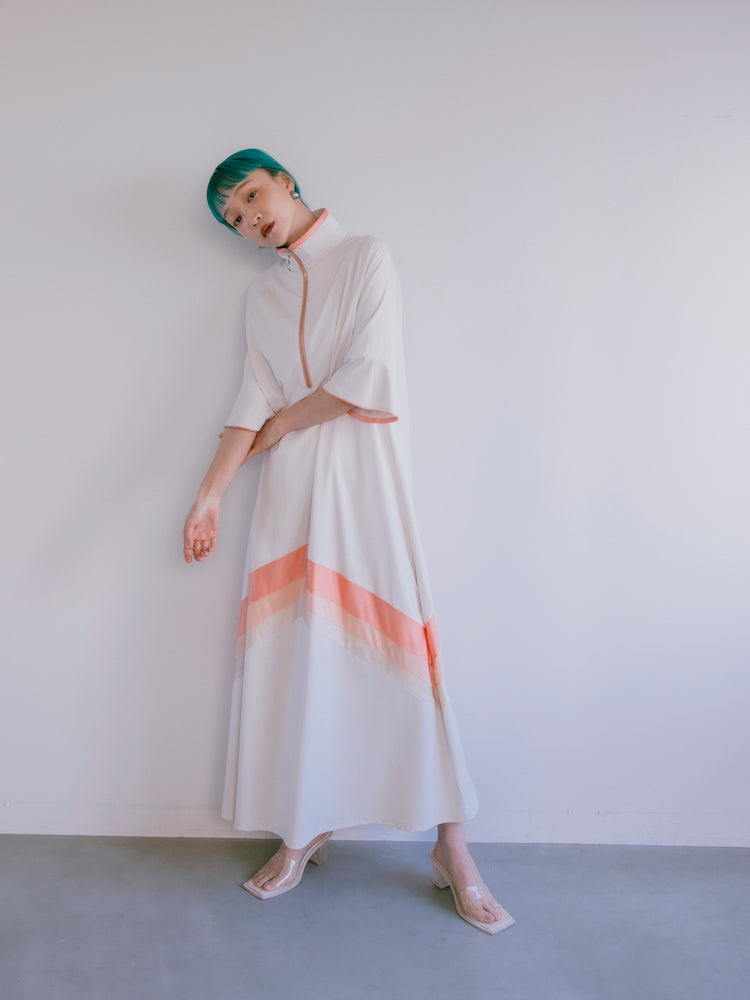 モデル身長：167cm / カラー：Offwhite