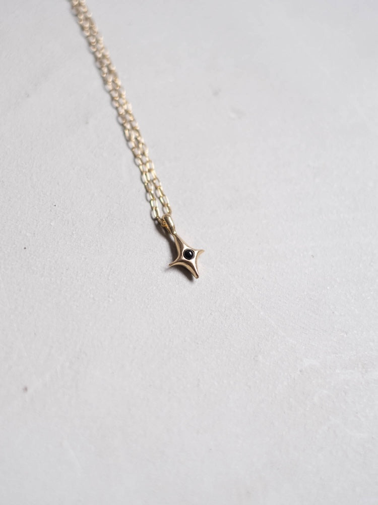 Spark Star Necklace｜天然石の星型ネックレス – MARTE