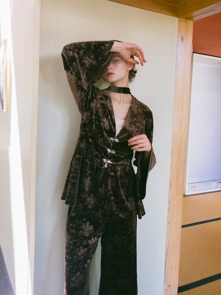 【10月24日(土) 12:00販売開始】Velour Emboss Top