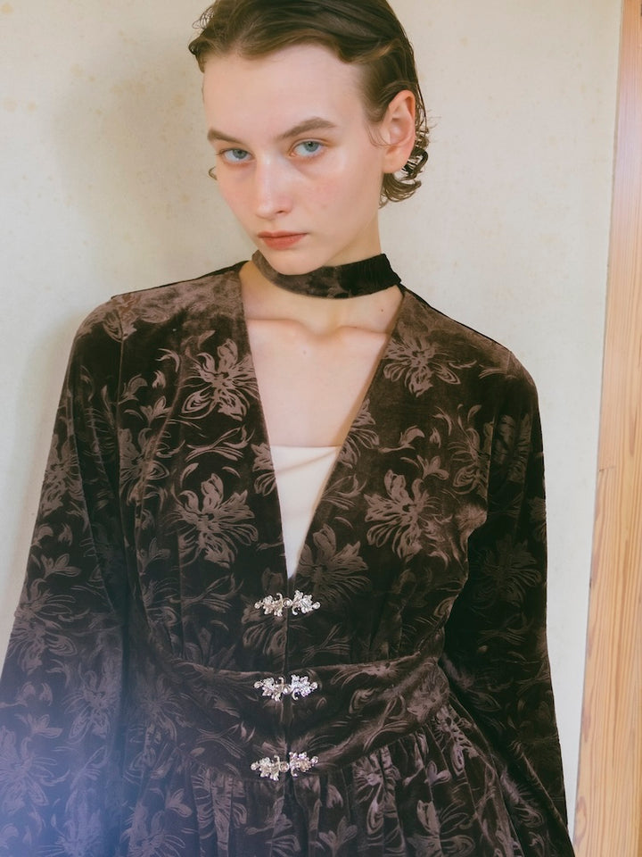 【10月24日(土) 12:00販売開始】Velour Emboss Top