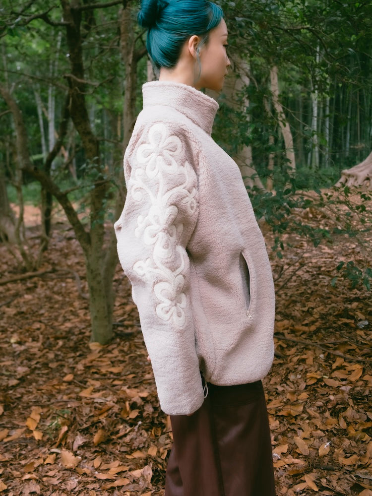 モデル身長：167cm / カラー：Greige