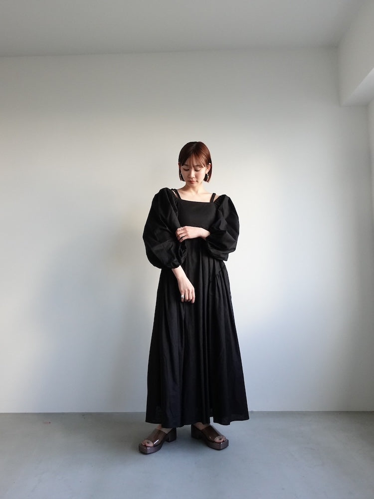 新品　試着のみ　 Mother OFF SHOULDER TOP 黒 Off Shoulder Volume Dress｜オフショルダードレス – MARTE