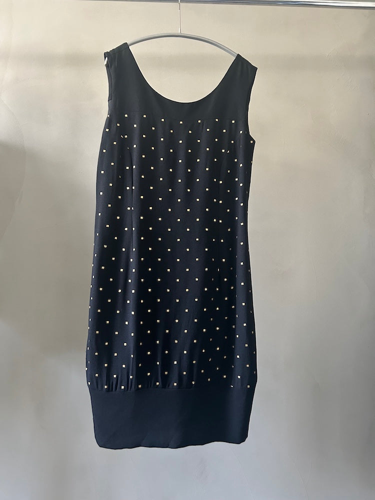 Uneck Dot Midi Dress