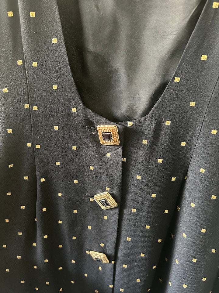 Uneck Dot Midi Dress