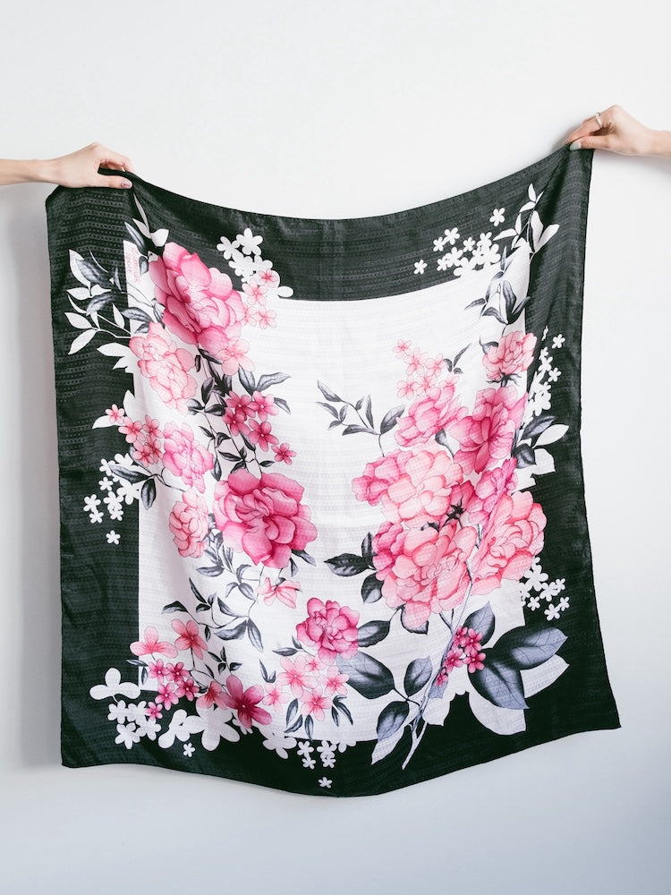 Vintage Scarf / Black Pink