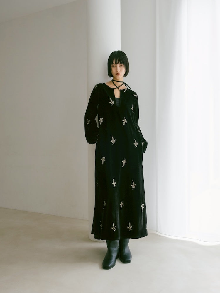 モデル身長：166cm / カラー：Black