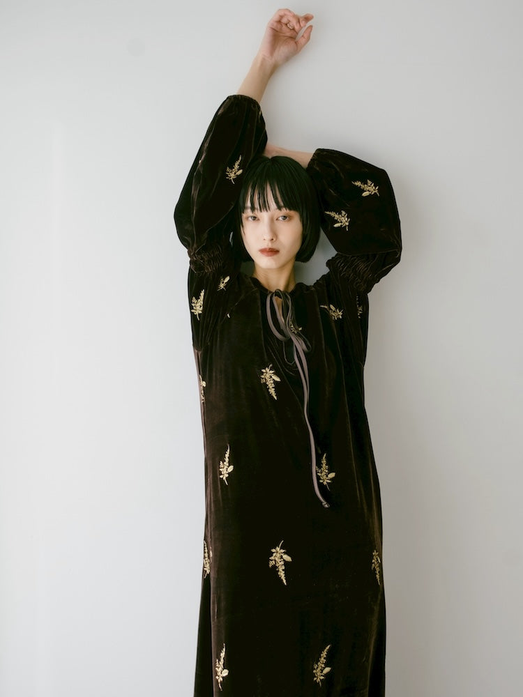 モデル身長：166cm / カラー：Brown