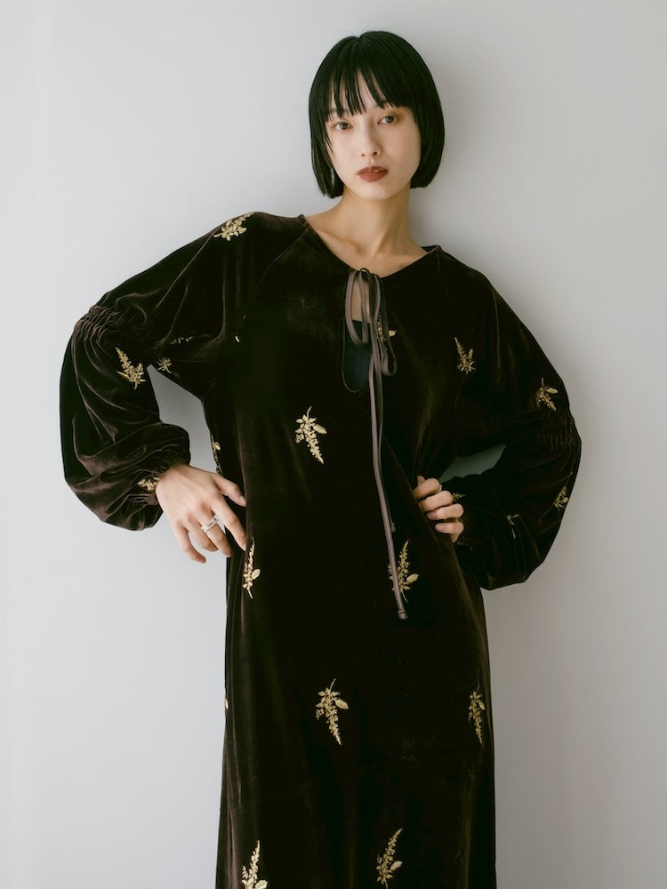 Velour Embroidery Shirring Sleeve Dress｜結婚式やお呼ばれドレス