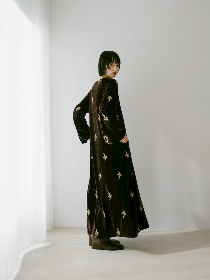 モデル身長：166cm / カラー：Brown