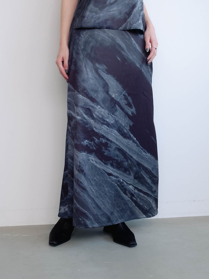 モデル身長：162cm / カラー：DarkNavy / 着用サイズ：Sサイズ