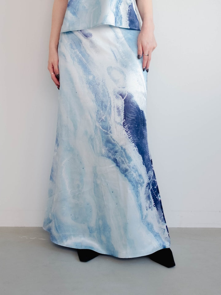 モデル身長：162cm / カラー：Blue / 着用サイズ：Mサイズ