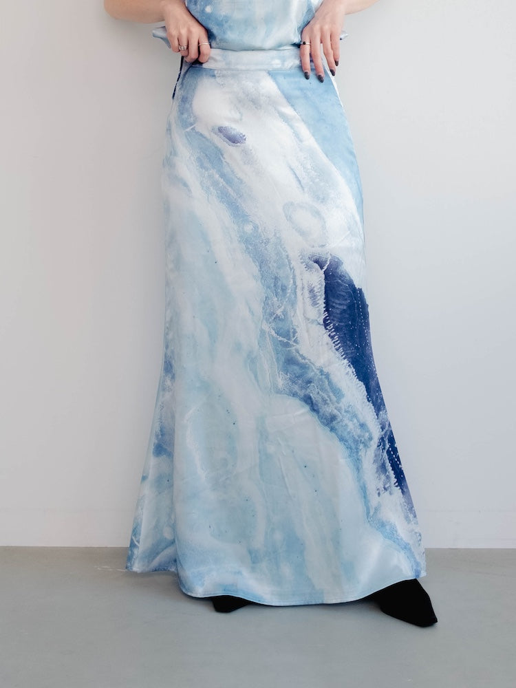 モデル身長：162cm / カラー：Blue / 着用サイズ：Mサイズ
