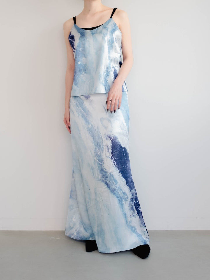 モデル身長：162cm / カラー：Blue / 着用サイズ：Mサイズ