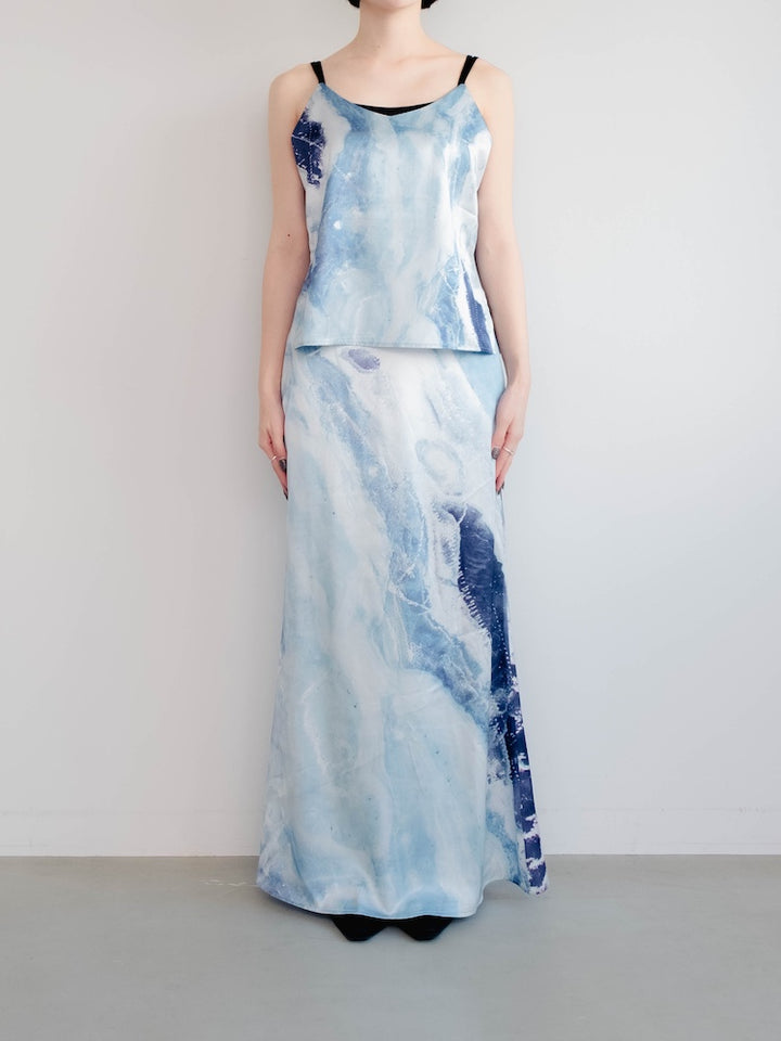 モデル身長：162cm / カラー：Blue / 着用サイズ：Mサイズ