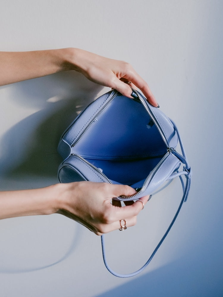 カラー：MIST BLUE