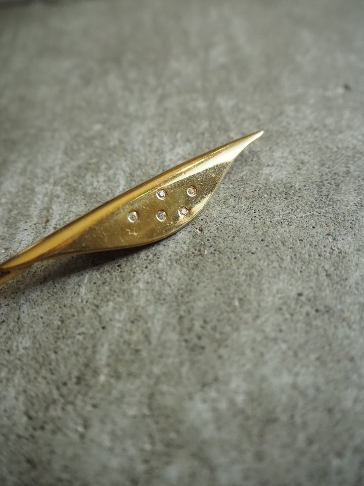 Vintage Gold Shape Broach / 01
